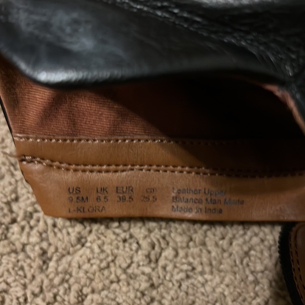 Franco Sarto Size 9.5 black leather,  used . - Picture 3 of 4
